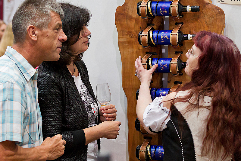 Auch Wein-Accessoires wurden auf der Messe vorgestellt. Quelle: Messe Offenburg / BRAXART