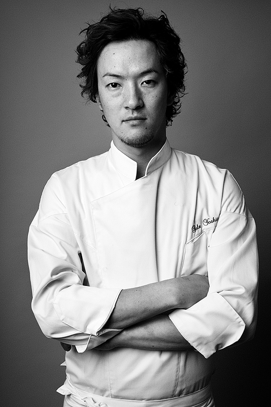 Hiroki Yoshitake kocht im Sola in Paris. Das Geschirr lässt er für seine Kreationen eigens anfertigen.