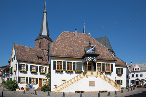 Das Rathaus in Deidesheim. Foto: Pixabay