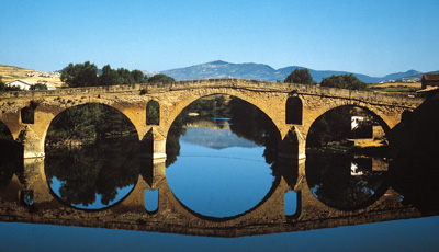 Alte Brücke über den Rio Arga  in Puenta la Reina.